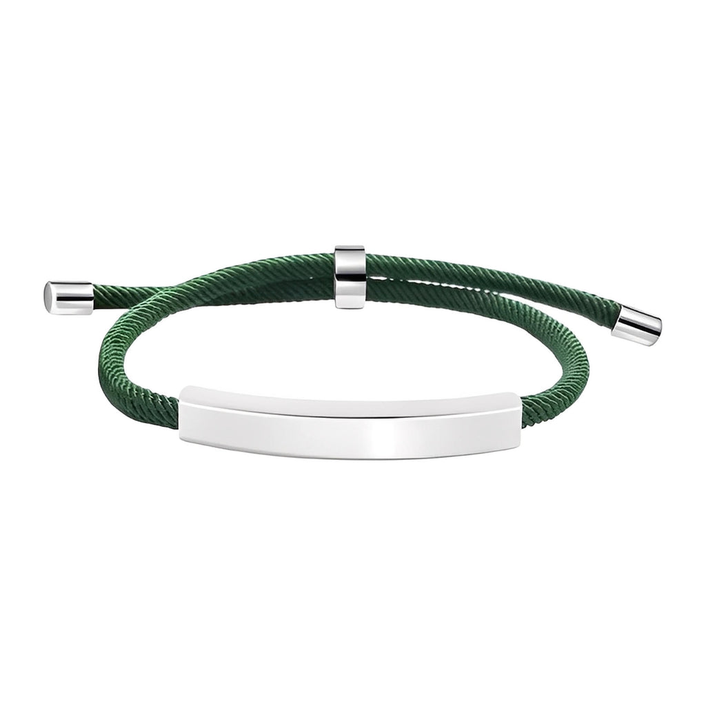 Bracelet personnalisé avec cordon nylon vert, barre inox poli et fermoir coulissant argenté.