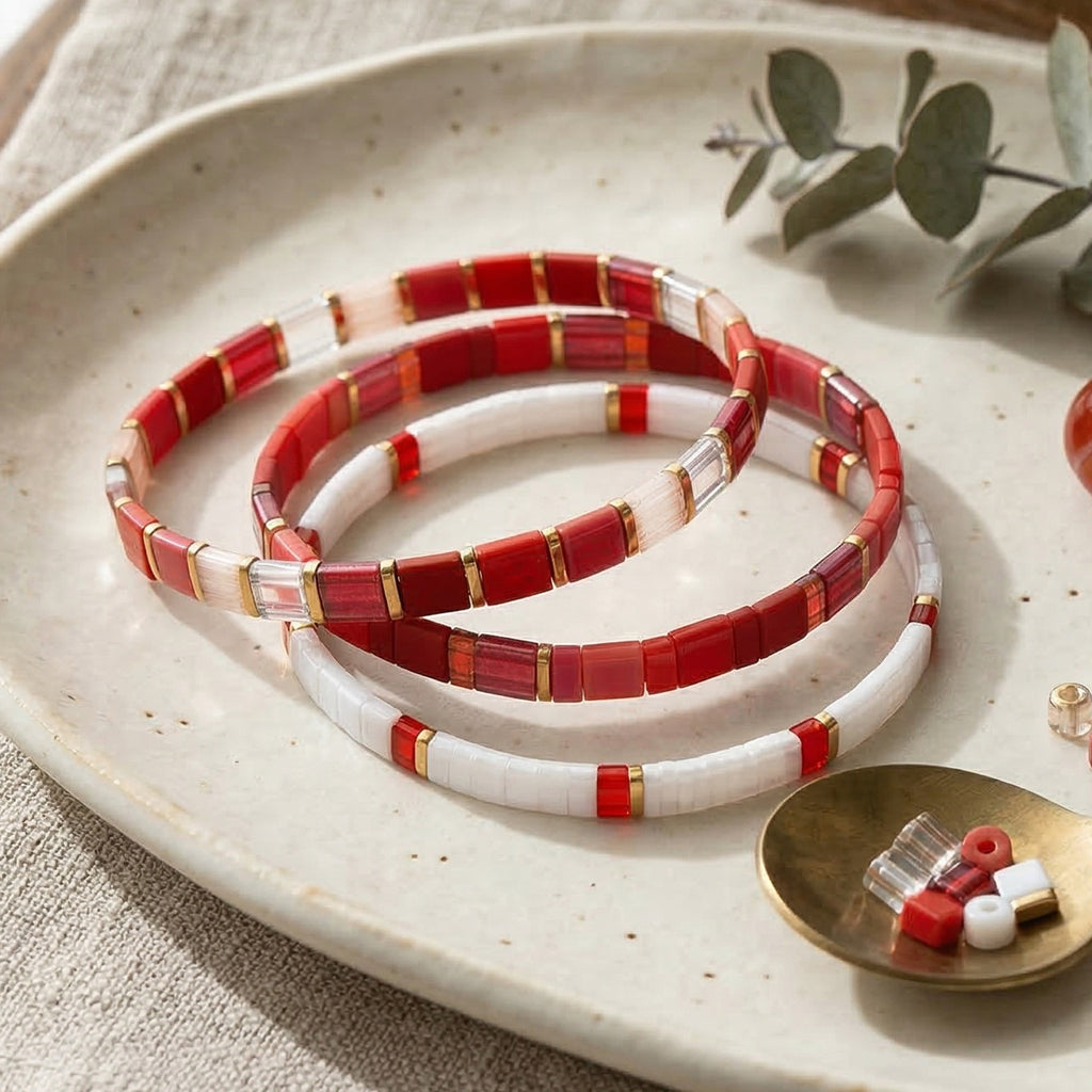 Trio aus Miyuki-Perlenarmbändern aus Japan in Rot und Weiß, Schmuckset für Damen, elastische Armbänder, 3-teiliges Set, ausdrucksstarke und feminine Accessoires, Modell Anuka