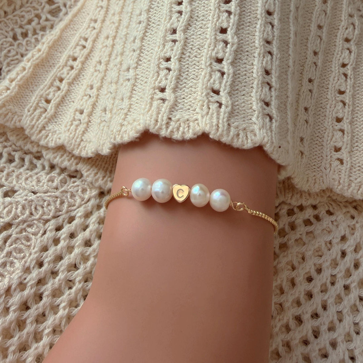 Bracelet ajustable en acier inoxydable, perles synthétiques, cœur personnalisable à graver, modèle Exposita