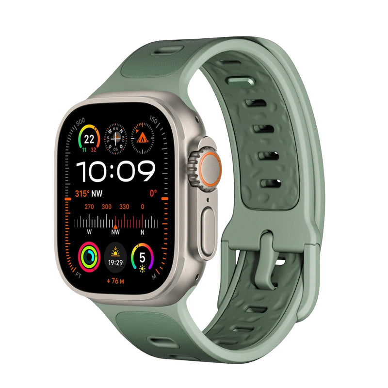 Bracelet pour Apple Watch en mélange cuir et fluoroélastomère vert sauge, boucle ajustable, design hybride sport et élégant.