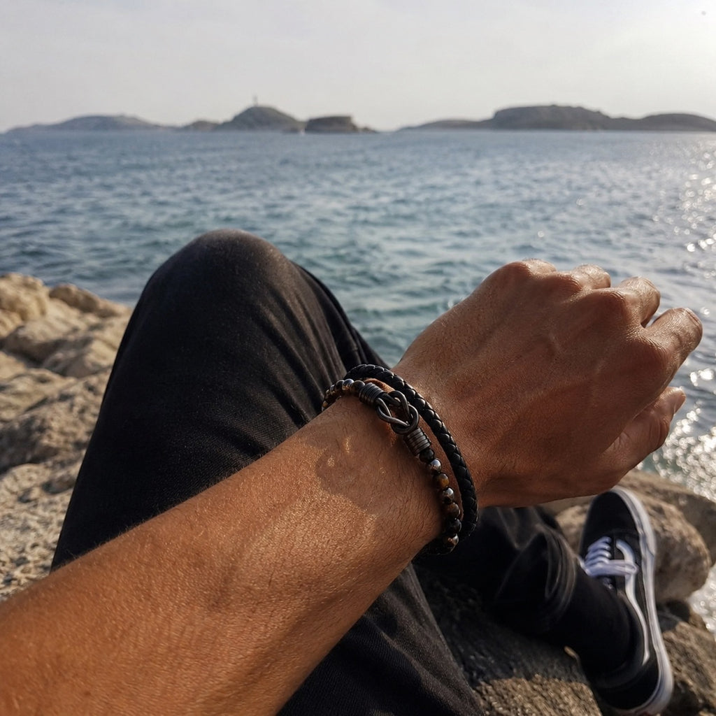Bracelet personnalisé double rang pour homme, œil de tigre et obsidienne, noir tressé avec noeud celtique, fermoir acier gravable, idée cadeau, modèle Alviron
