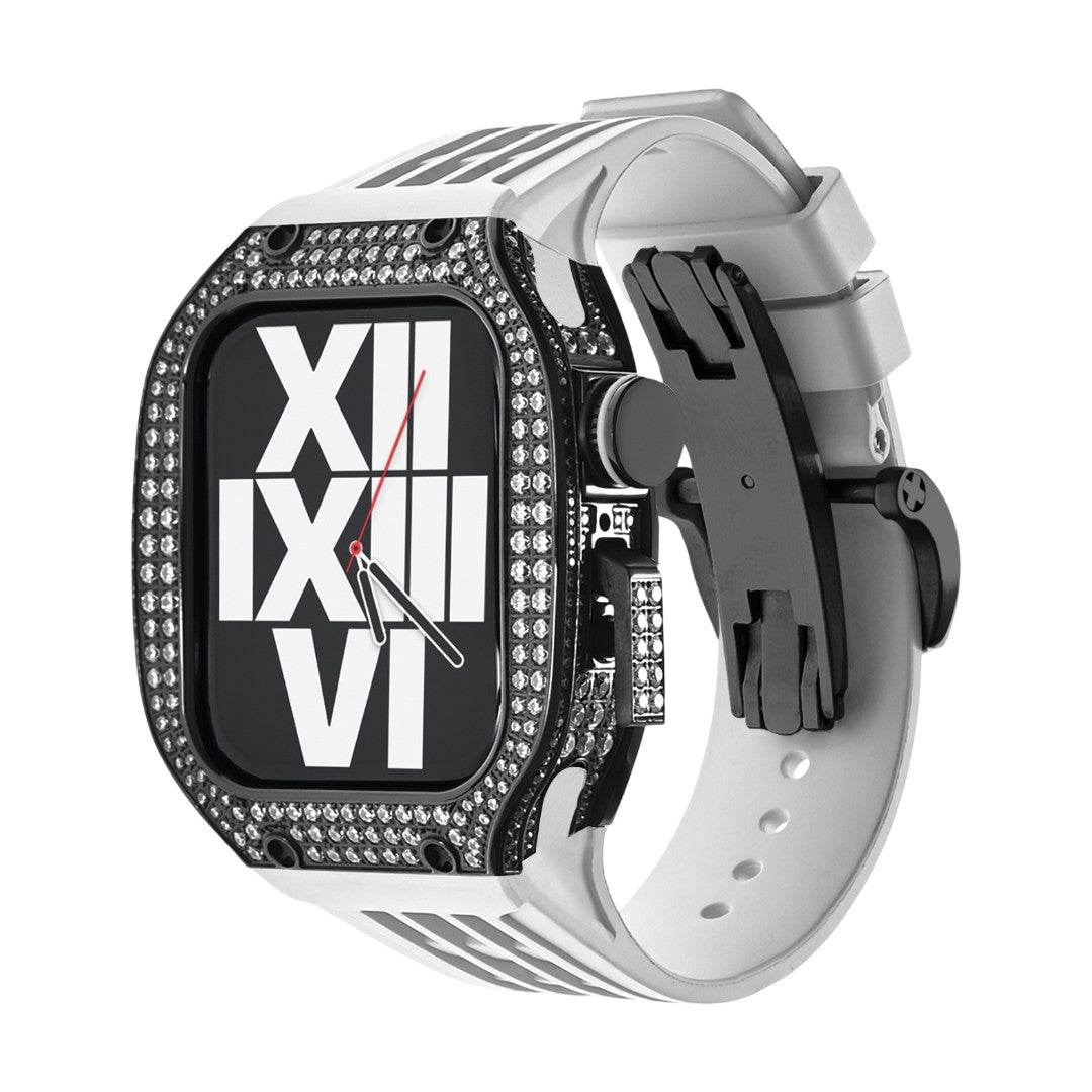 Boîtier titane noir serti de strass avec bracelet silicone blanc, design moderne pour Apple Watch.