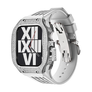 Boîtier titane argenté orné de strass, bracelet silicone blanc intégré, design moderne pour Apple Watch.
