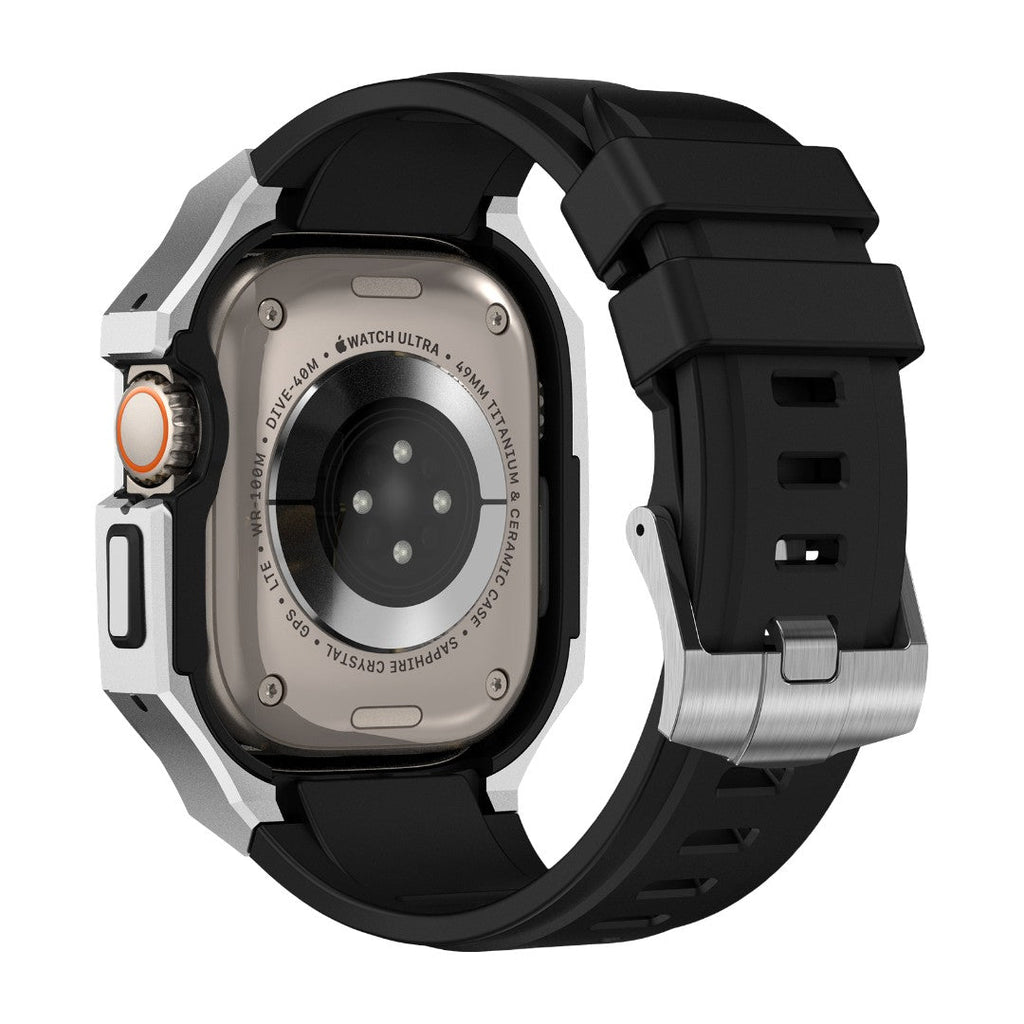 Boîtier Apple Watch renforcé en acier inoxydable angulaire avec bracelet sport noir en fluororubber robuste.