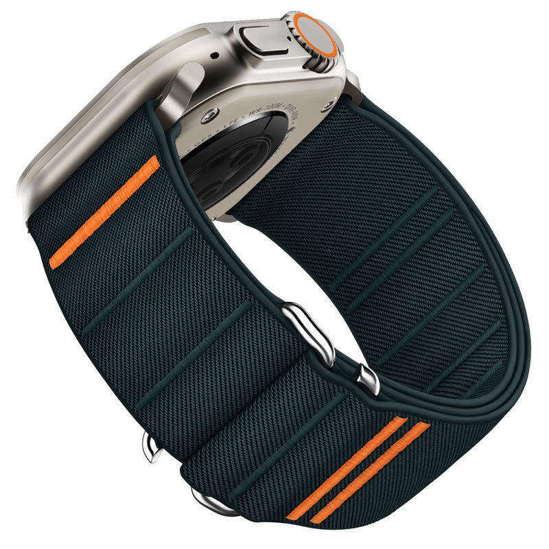 Bracelet Apple Watch nylon noir avec boucle orange, style tactique ajustable.