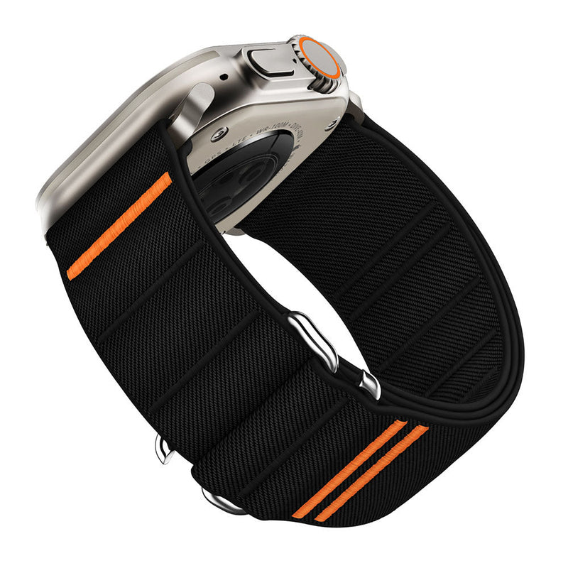 Bracelet nylon noir avec double ligne orange, boucle tactique ajustable pour Apple Watch.