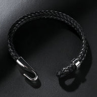 Bracelet homme en cuir tressé noir avec crochet en acier inoxydable poli.