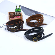Trois bracelets à enrouler en cuir vintage pour homme, coloris noir, café et marron, boucles métalliques rondes.