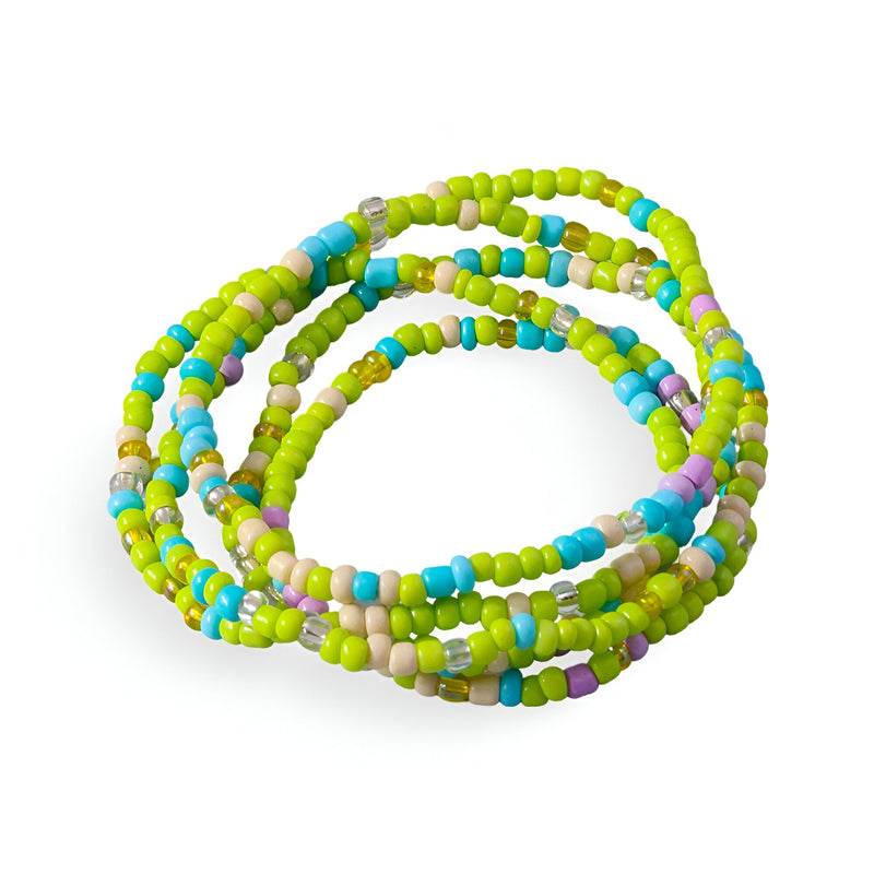 Bracelet à enrouler femme en perles élastiques vert clair, beige, bleu et violet multicolores.