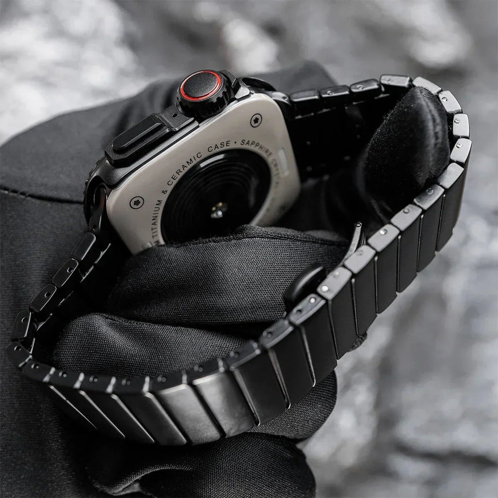 Stainless steel bracelet with full cover for Apple Watch, secure butterfly clasp, modern sporty style, Zedix model