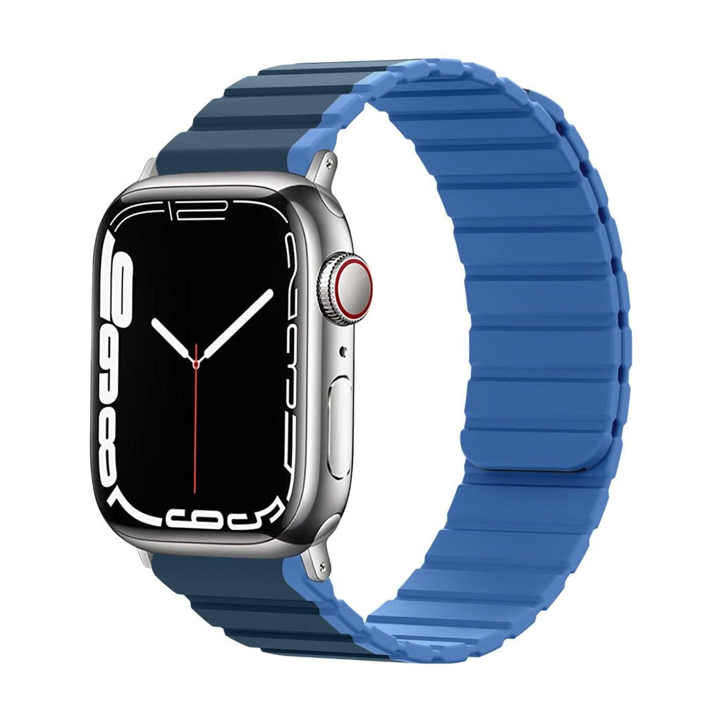 Bracelet Apple Watch en silicone bicolore bleu, fermeture magnétique double face, design texturé ondulé.
