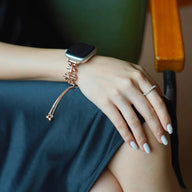 Bracelet Apple Watch, au style fleuri, été printemps, pétales de fleu, modèle Filie - La Boutique du Bracelet