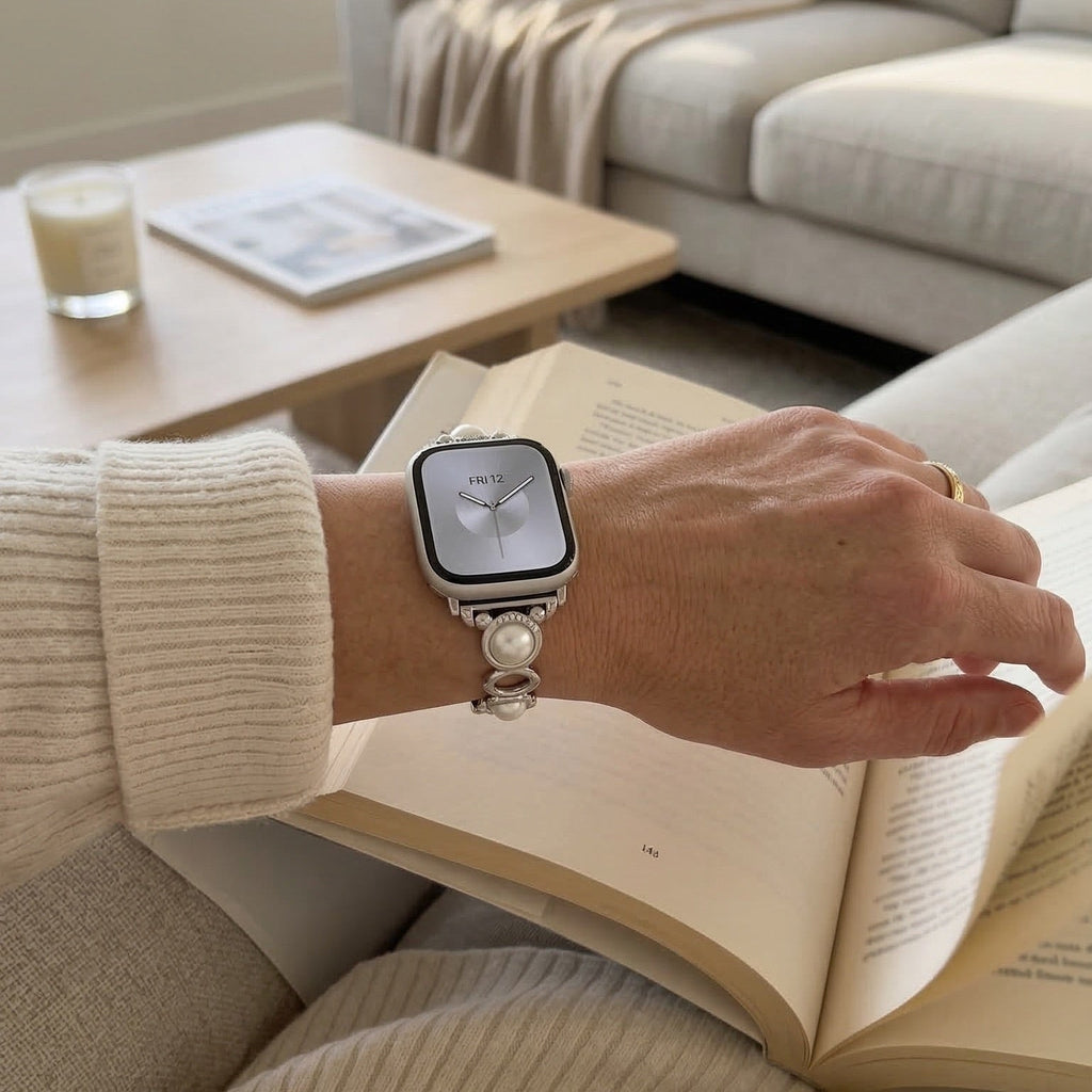 Bracelet Apple Watch bijou perles et simili vegan, bracelet décoratif pour montre connectée avec perles et détails brillants, modèle Vilestia