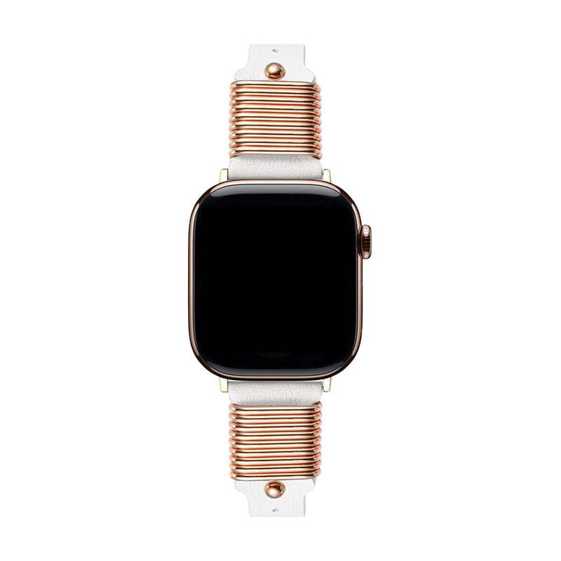 Bracelet Apple Watch blanc en cuir avec boucle métallique dorée effet ressort stylisé, design féminin élégant.