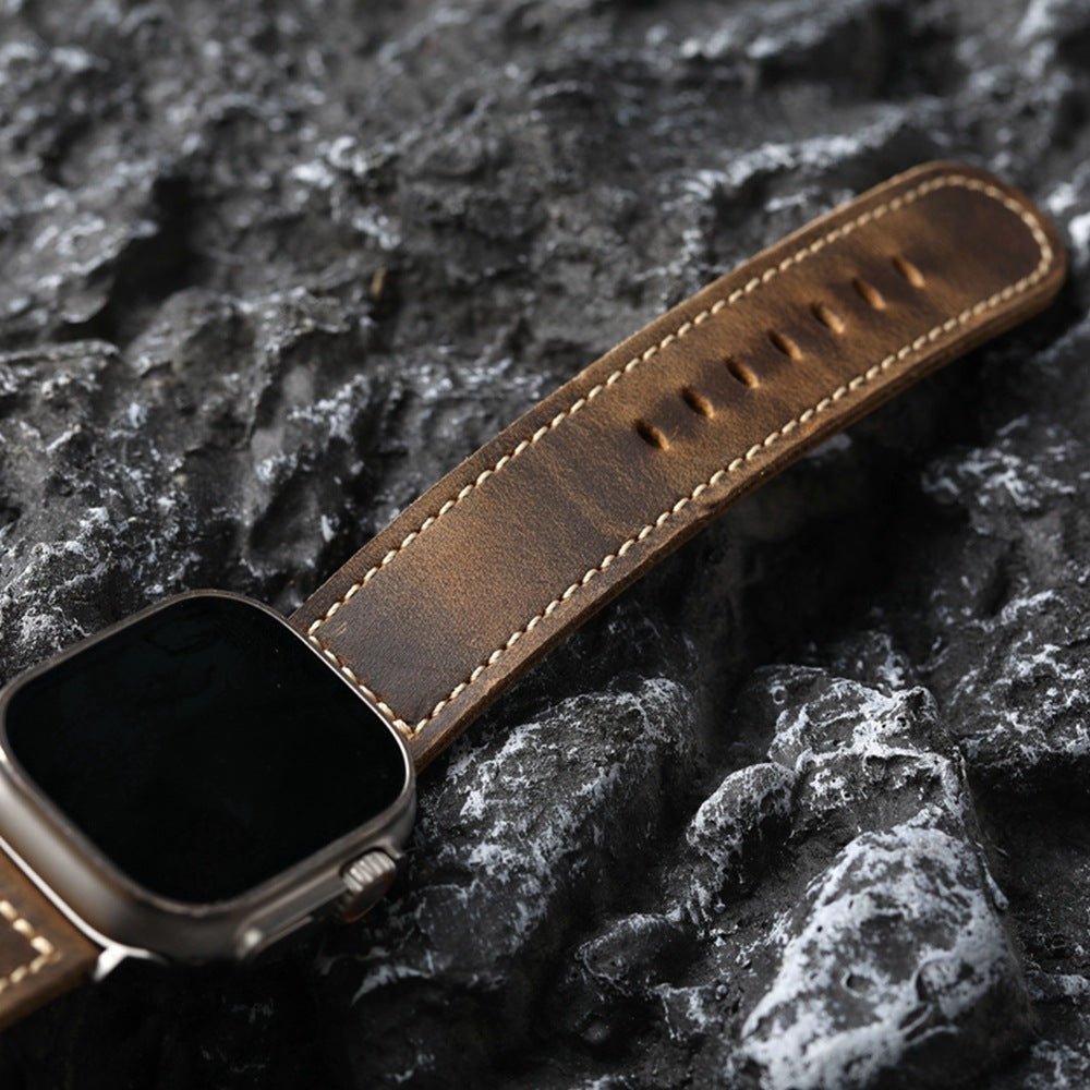 Armbånd til Apple Watch i brun vintage-læder, okselæder af første lag, synlige syninger, solidt og elegant armbånd, model Colin