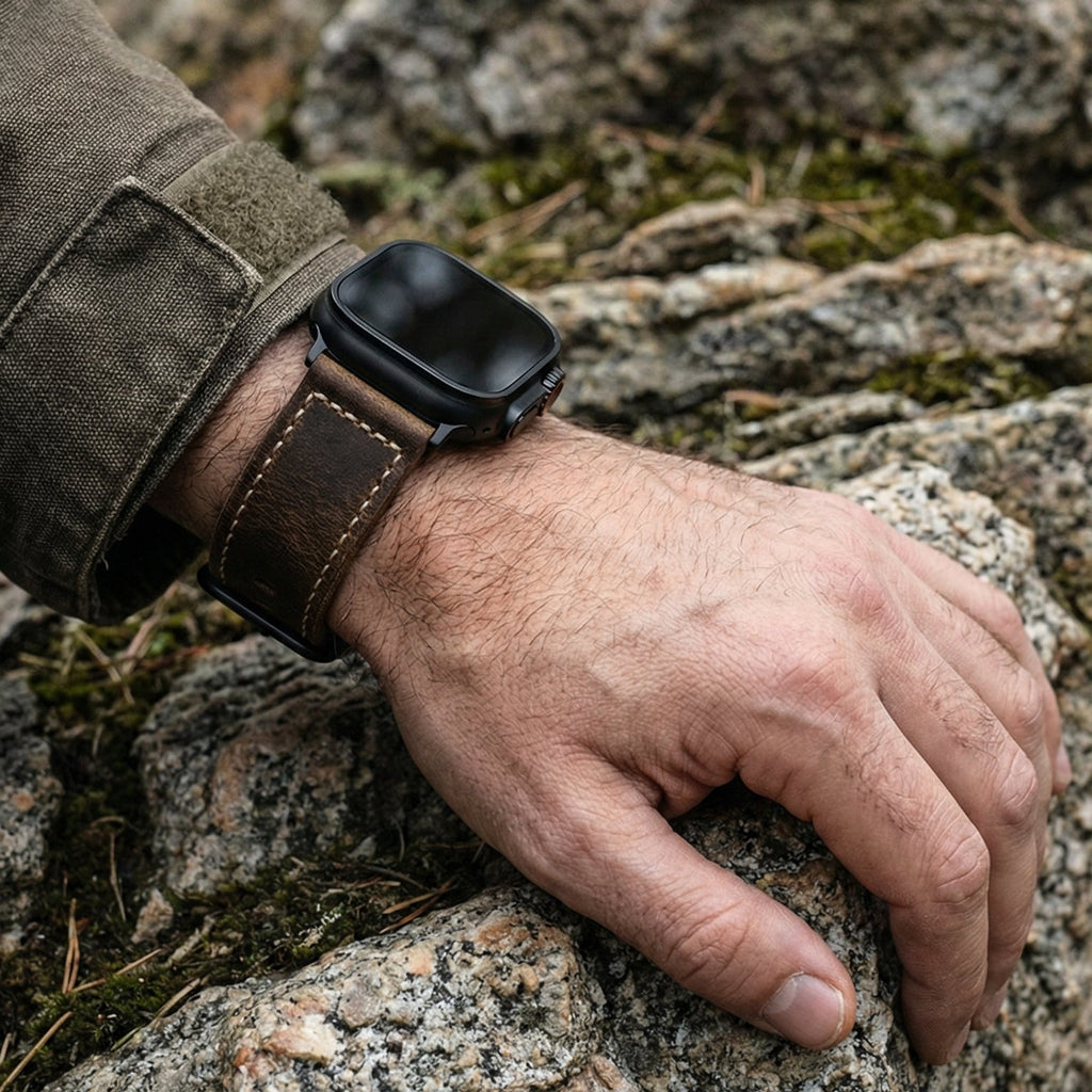 Armbånd til Apple Watch i brun vintage-læder, okselæder af første lag, synlige syninger, solidt og elegant armbånd, model Colin