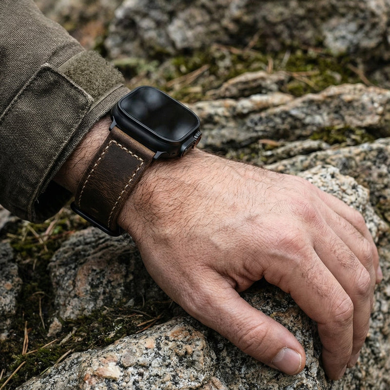 Armbånd til Apple Watch i brun vintage-læder, okselæder af første lag, synlige syninger, solidt og elegant armbånd, model Colin