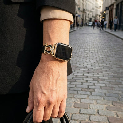 Premium leather Apple Watch bracelet adorned with a sparkling horseshoe, adjustable, refined look, Ustelle model