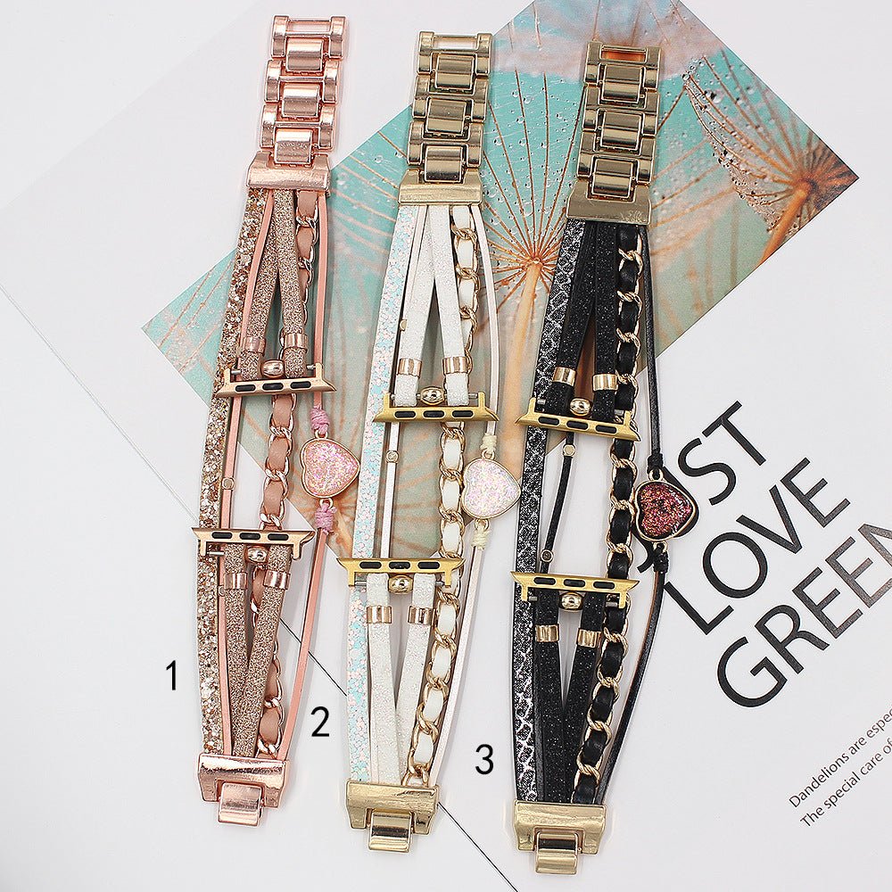 Bracelet Apple Watch femme en cuir tressé rose avec pierre cœur pailletée et maillons métalliques rose doré .