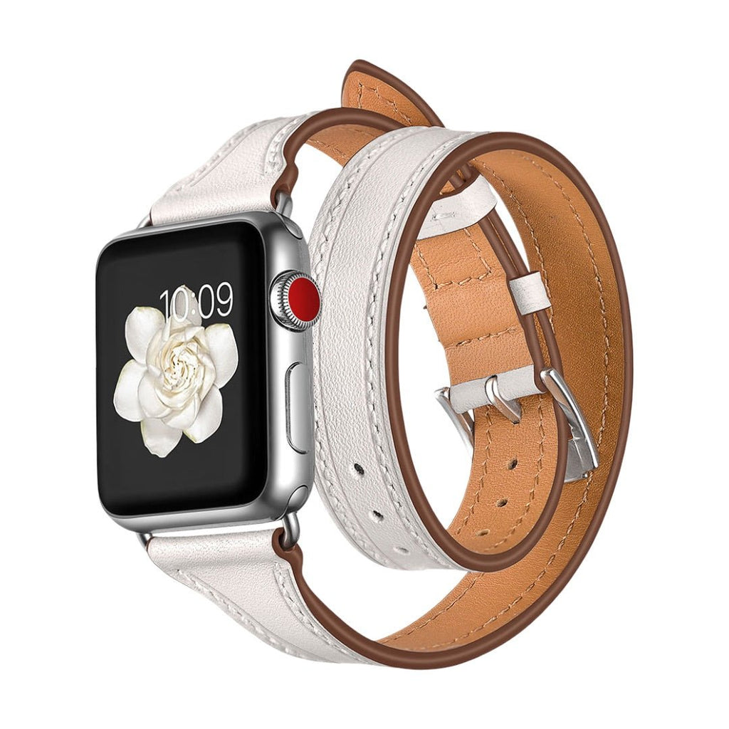 Bracelet Apple Watch double tour en cuir pleine fleur blanc cassé, fermoir en acier inoxydable, style chic et élégant.