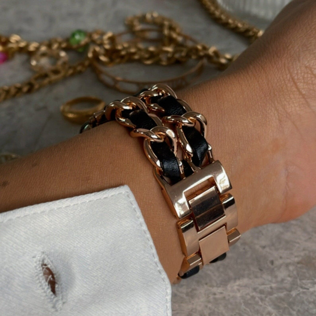 Bracelet Apple Watch en acier inoxydable doré à maillons larges avec entrelacement de cuir noir tressé, boucle solide et.