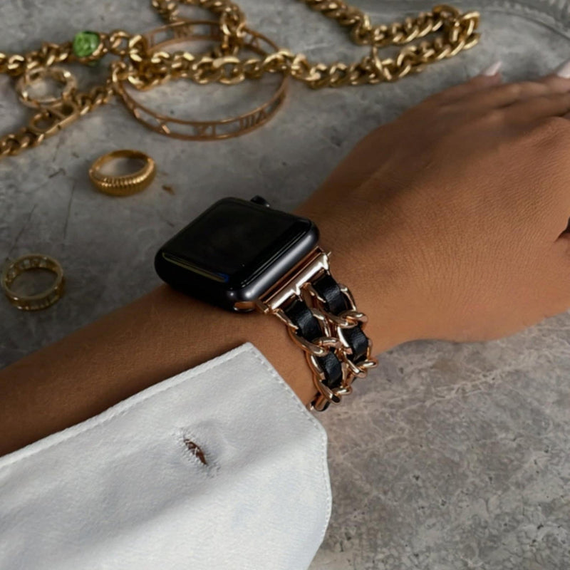 Bracelet Apple Watch mixant cuir tressé marron et maillons en acier inoxydable noir, boucle brillante solide.
