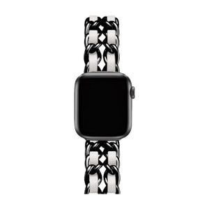 Bracelet Apple Watch élégant en acier inoxydable argenté avec maillons larges et finition brillante, modèle Kelda.