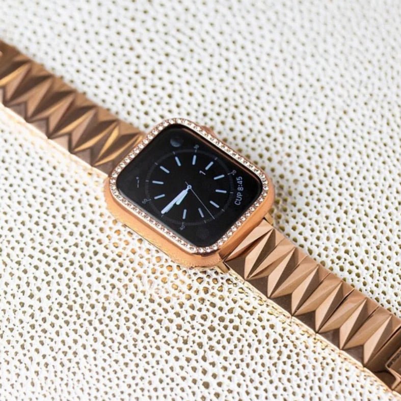 Pulseira para Apple Watch em liga metálica, elos geométricos, acabamento luxuoso, ajustável, para mulher, modelo Gisca