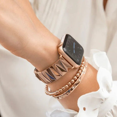 Pulseira para Apple Watch em liga metálica, elos geométricos, acabamento luxuoso, ajustável, para mulher, modelo Gisca
