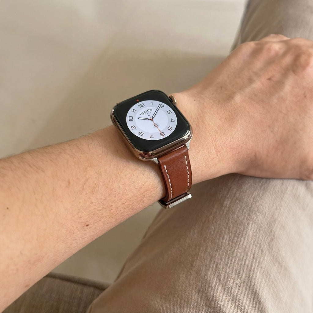 Bracelet Apple Watch en cuir marron avec couture blanche contrastée, style classique et élégant, s’adapte à tous les.