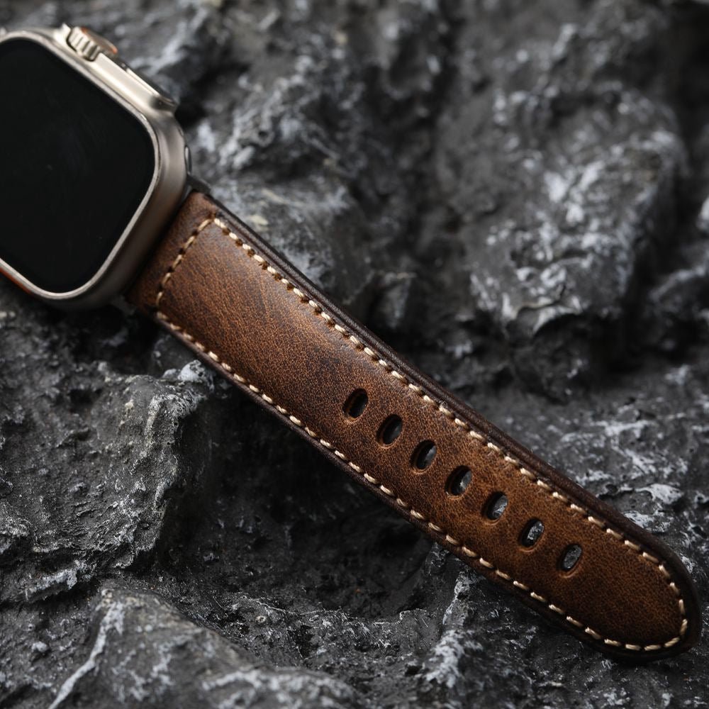 Pulsera para Apple Watch de cuero marrón vintage, textura natural envejecida, sujeción cómoda, hebilla de acero negra o plateada, modelo Octave