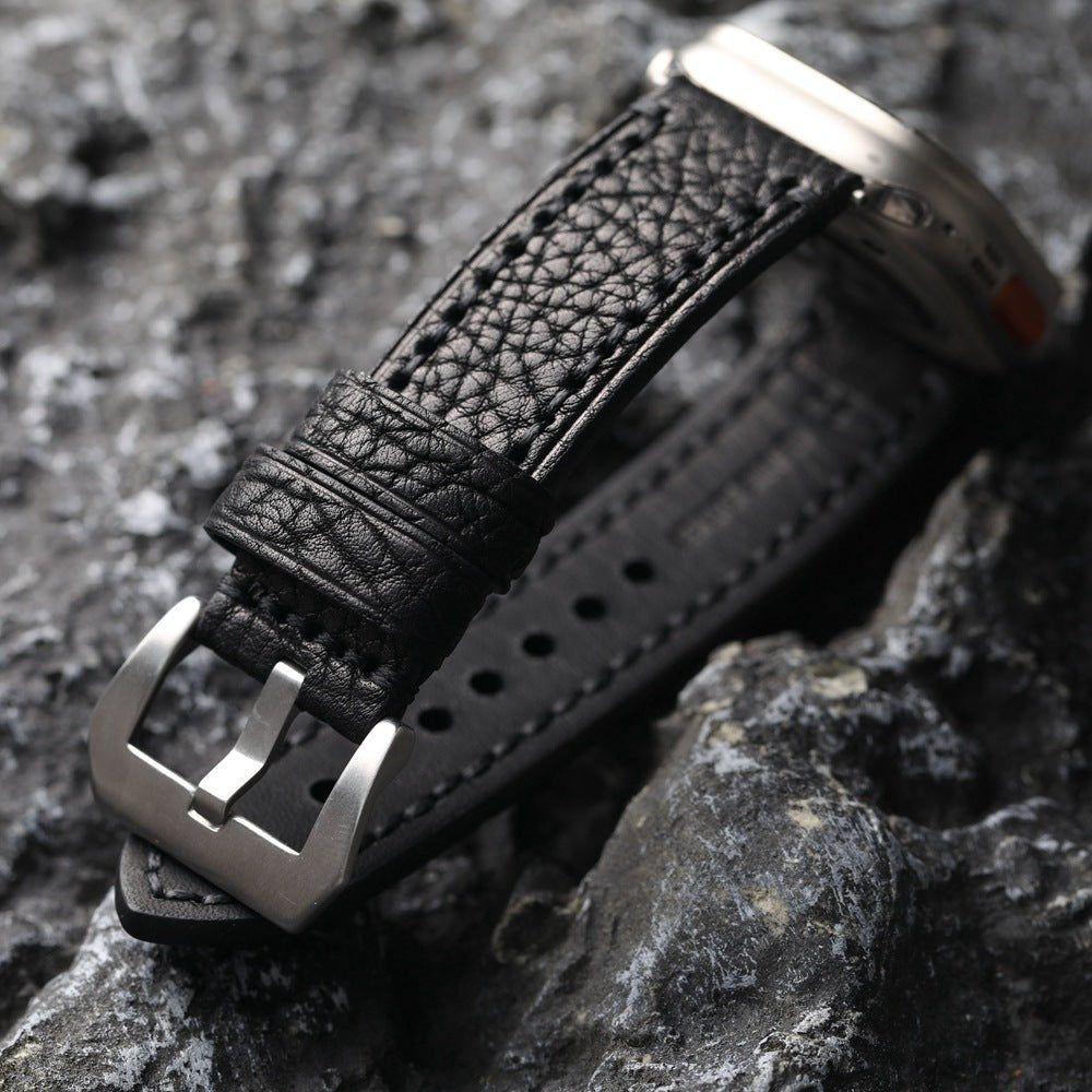 Bracelet Apple Watch en cuir véritable texturé, coutures apparentes, boucle acier inoxydable, modèle Claudio