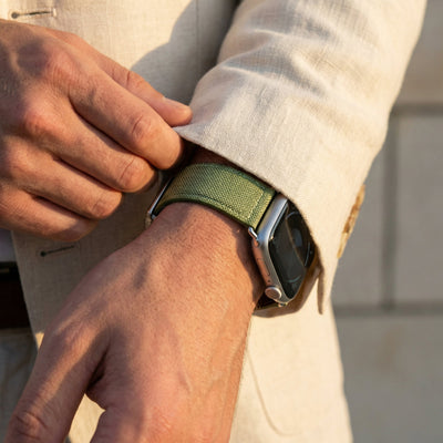 Apple Watch Armband aus gewebtem Denim, magnetischer Verschluss, Modell Aion