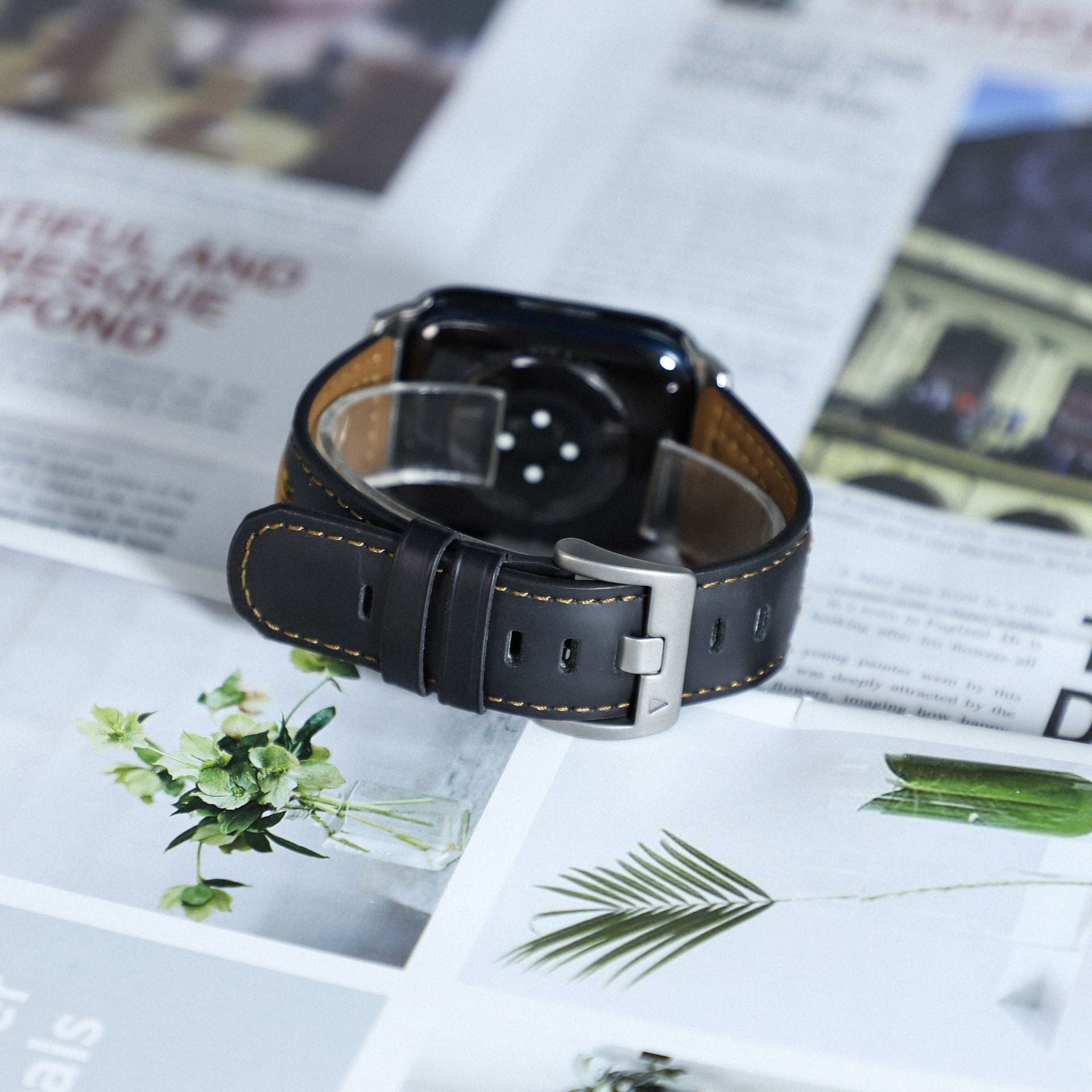 Apple Watch Armband aus echtem Leder, klassische Dornschließe, elegantes Herren-Accessoire, Armband für Smartwatch, raffinierter urbaner Stil, Modell Horsé