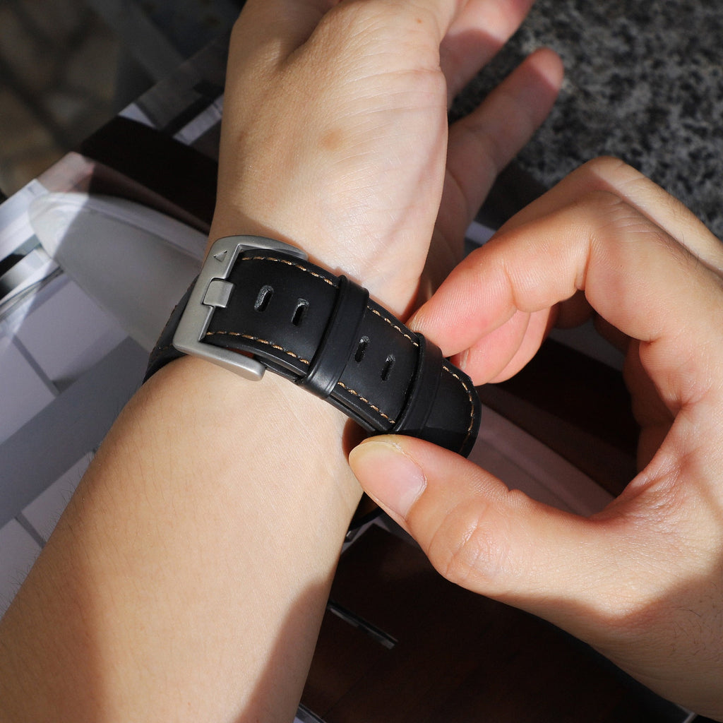 Apple Watch Armband aus echtem Leder, klassische Dornschließe, elegantes Herren-Accessoire, Armband für Smartwatch, raffinierter urbaner Stil, Modell Horsé