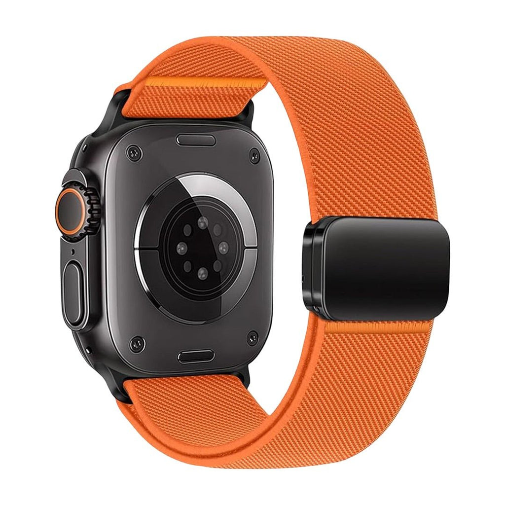 Bracelet Apple Watch en nylon orange vif avec fermeture magnétique noire profilée et design ergonomique.