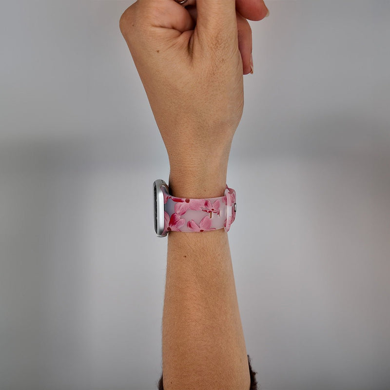 Bracelet Apple Watch en silicone rose à motifs floraux pour femme, style Saroa.