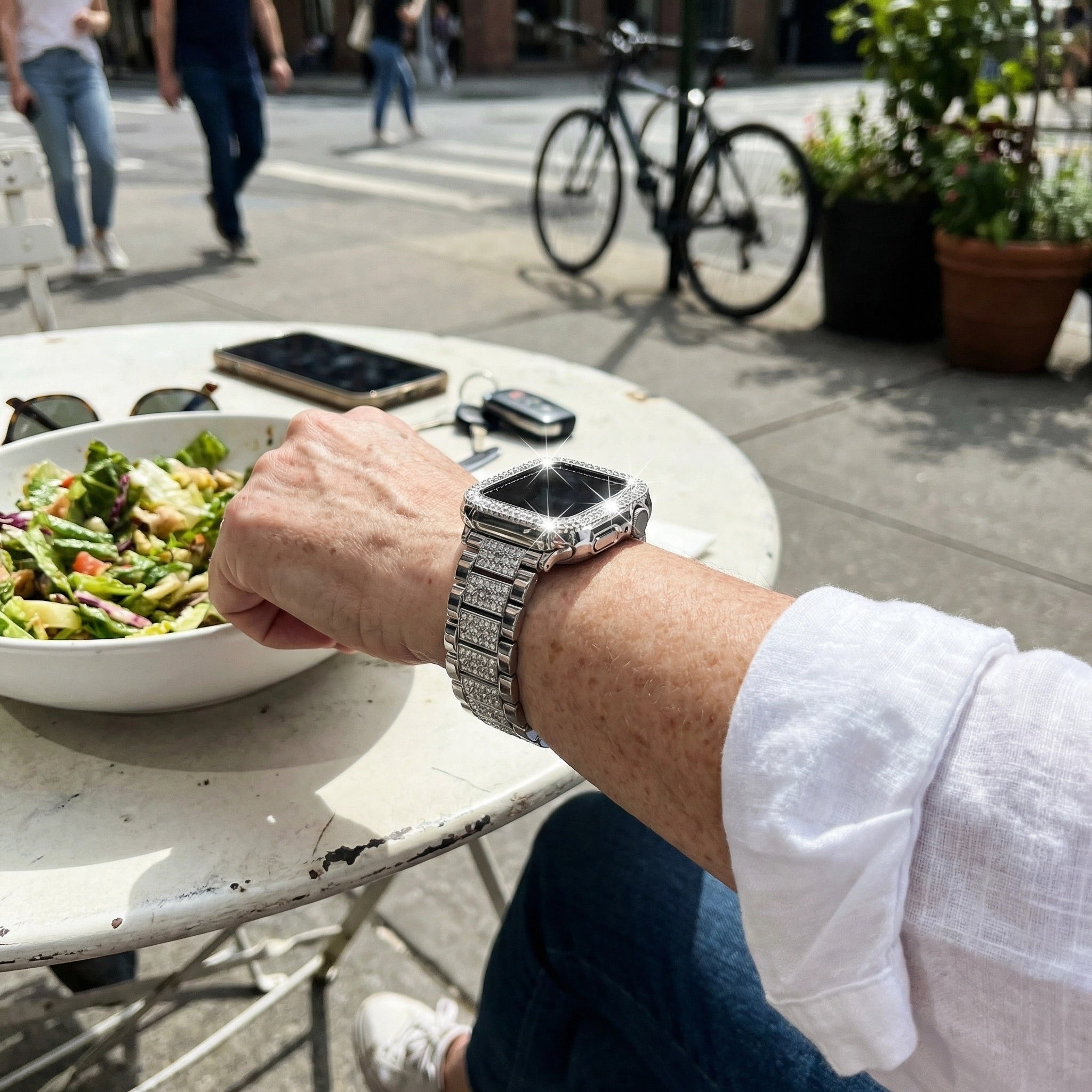 Apple Watch Bracelet for Women, Stainless Steel, Sparkling Rhinestones, Integrated Protective Case, Adjustable Links, Stracha Model