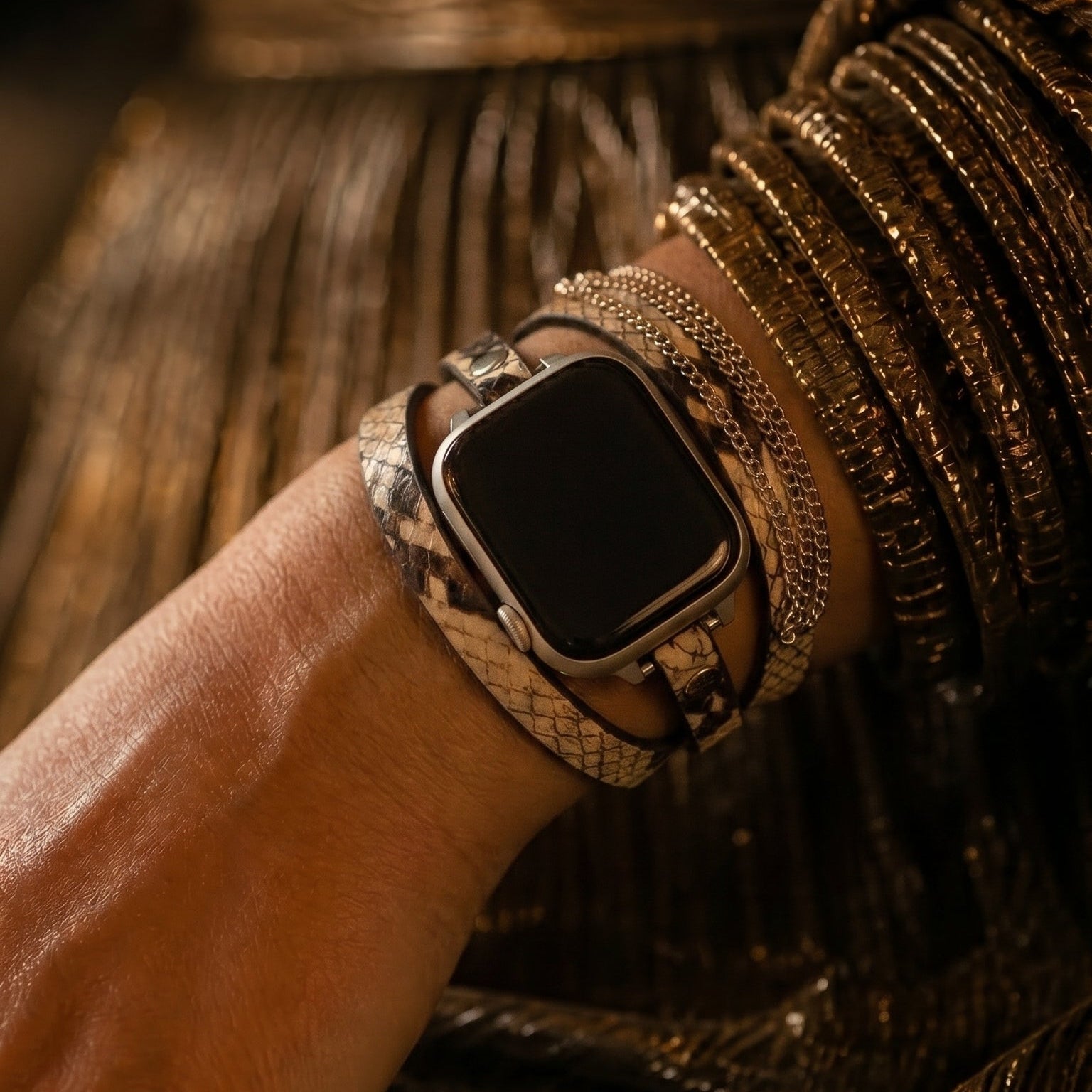 Bracelet Apple Watch femme, cuir motif serpent, chaînes acier inoxydable, maillons ajustables, bracelet triple tour, modèle Philyra