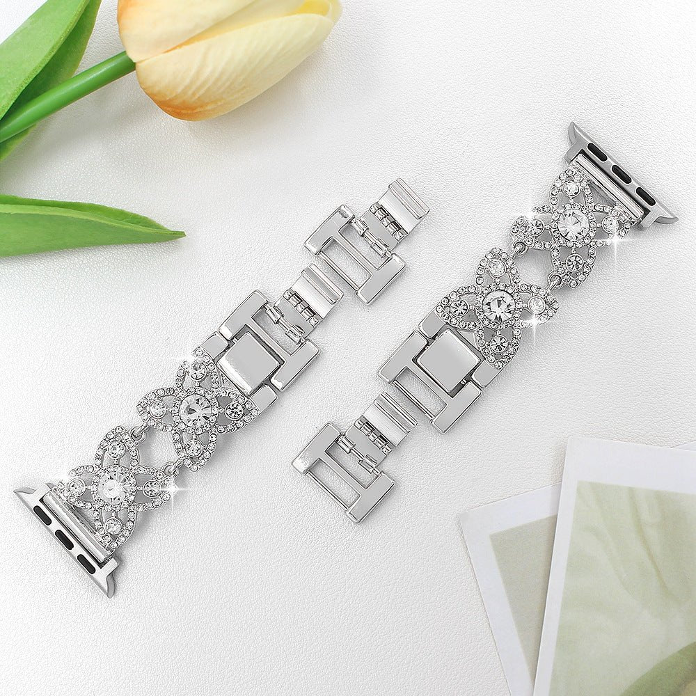 Women's metal Apple Watch bracelet, clover pattern set with sparkling zircons, elegant decorative link, Yadna model