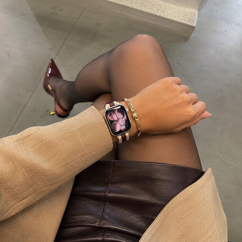 Brățară pentru Apple Watch damă din silicon bicolor, cu cataramă tip ardillon din oțel inoxidabil, cusătură tip sellerie, compatibilă cu toate seriile, model Warna