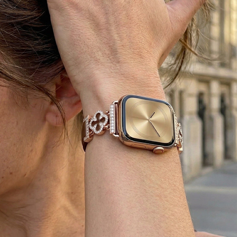 Bracelet Apple Watch femme en simili cuir vernis, motif trèfle pavé de zircon, alliage doré élégant, modèle Circé