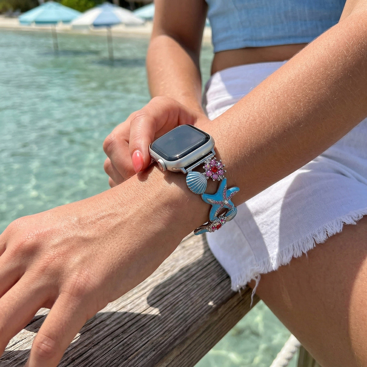 Bracelet Apple Watch femme, motifs marins, étoiles de mer, coquillages, strass colorés, alliage métallique, élastique, modèle Mazia