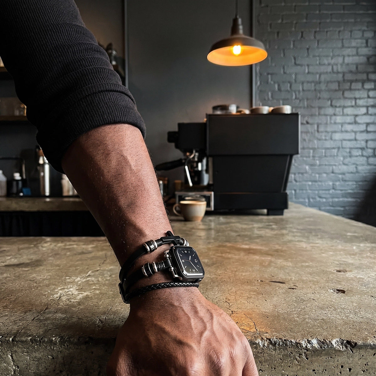 Βραχιόλι Apple Watch ανδρικό, πλεκτό vegan δέρμα, μαύρος χριστιανικός σταυρός, ρυθμιζόμενοι κρίκοι, μοντέρνο θρησκευτικό στυλ, μοντέλο Philémon