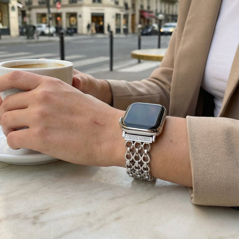 Elegant metalrem til Apple Watch, struktureret kæde med zirkondetaljer, model Rija
