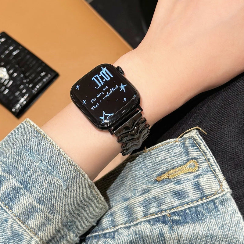 Armband für Apple Watch aus hochwertigem Metall, breite Glieder mit Drachenrücken-Skulptureffekt, elegante unsichtbare Faltschließe, Modell Falkor