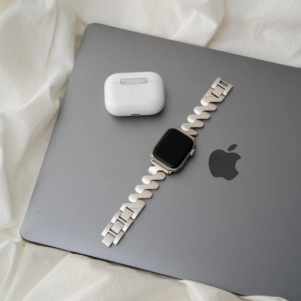 Bracelet Apple Watch moderne, pour femme, acier spirale tendance, modèle Azia - La Boutique du Bracelet