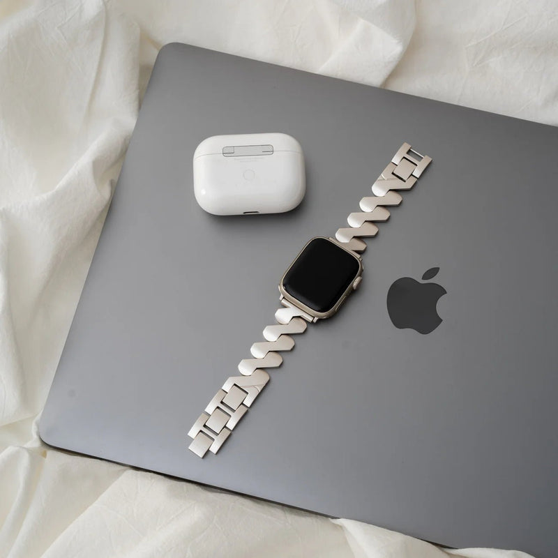 Bracelet Apple Watch moderne, pour femme, acier spirale tendance, modèle Azia - La Boutique du Bracelet