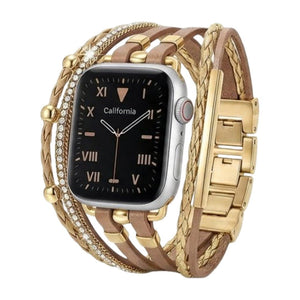 Bracelet multi-rangs en cuir beige avec strass brillants et fermoir doré pour Apple Watch.