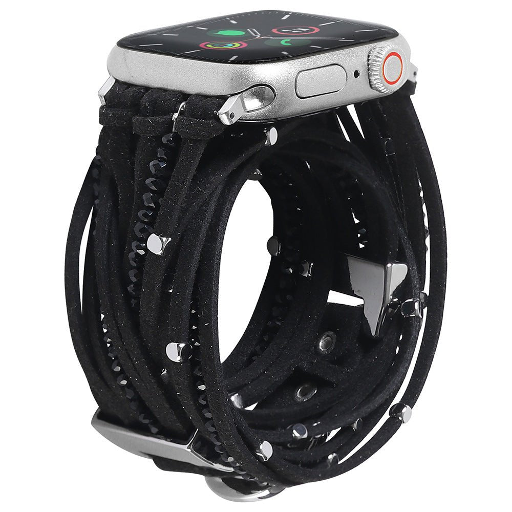Bracelet noir multi-rangs en cuir suédé avec perles argentées, compatible Apple Watch, style bohème chic.